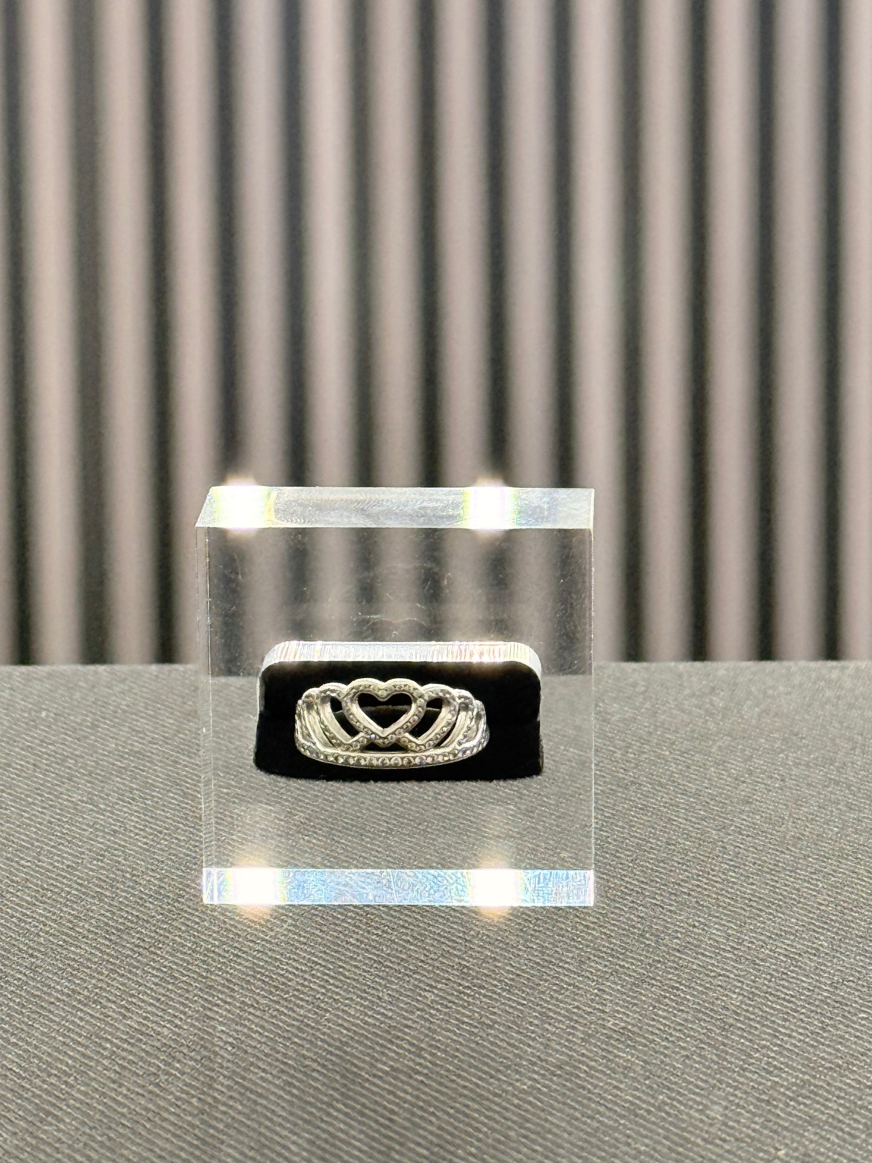 Crown diamond ring