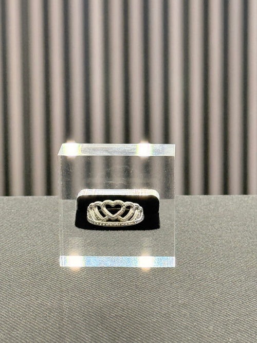 Crown diamond ring