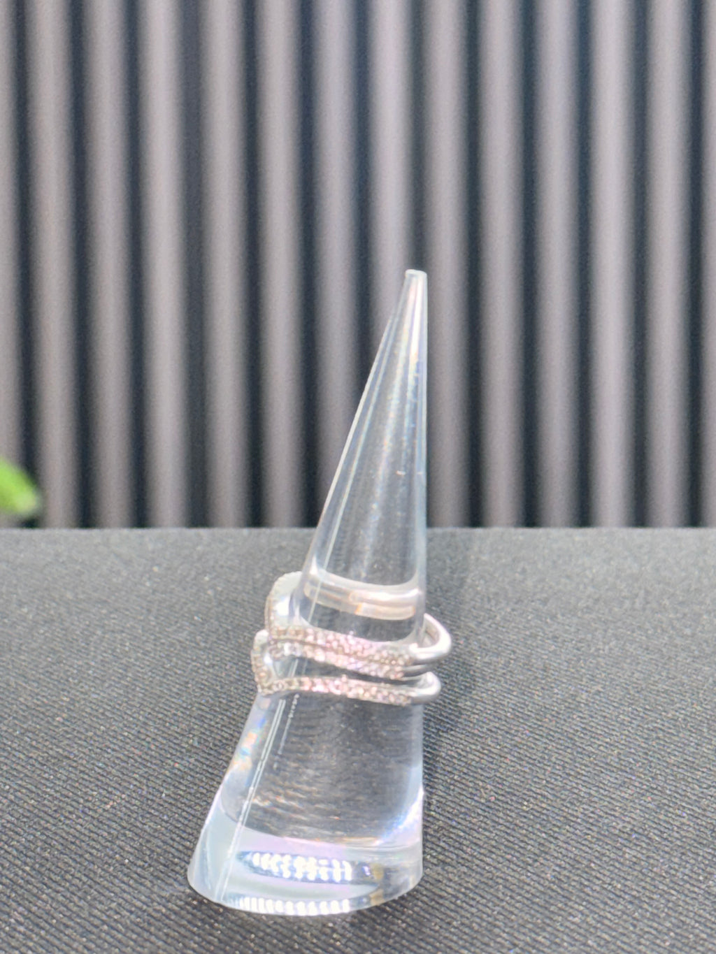 Pointed diamonds