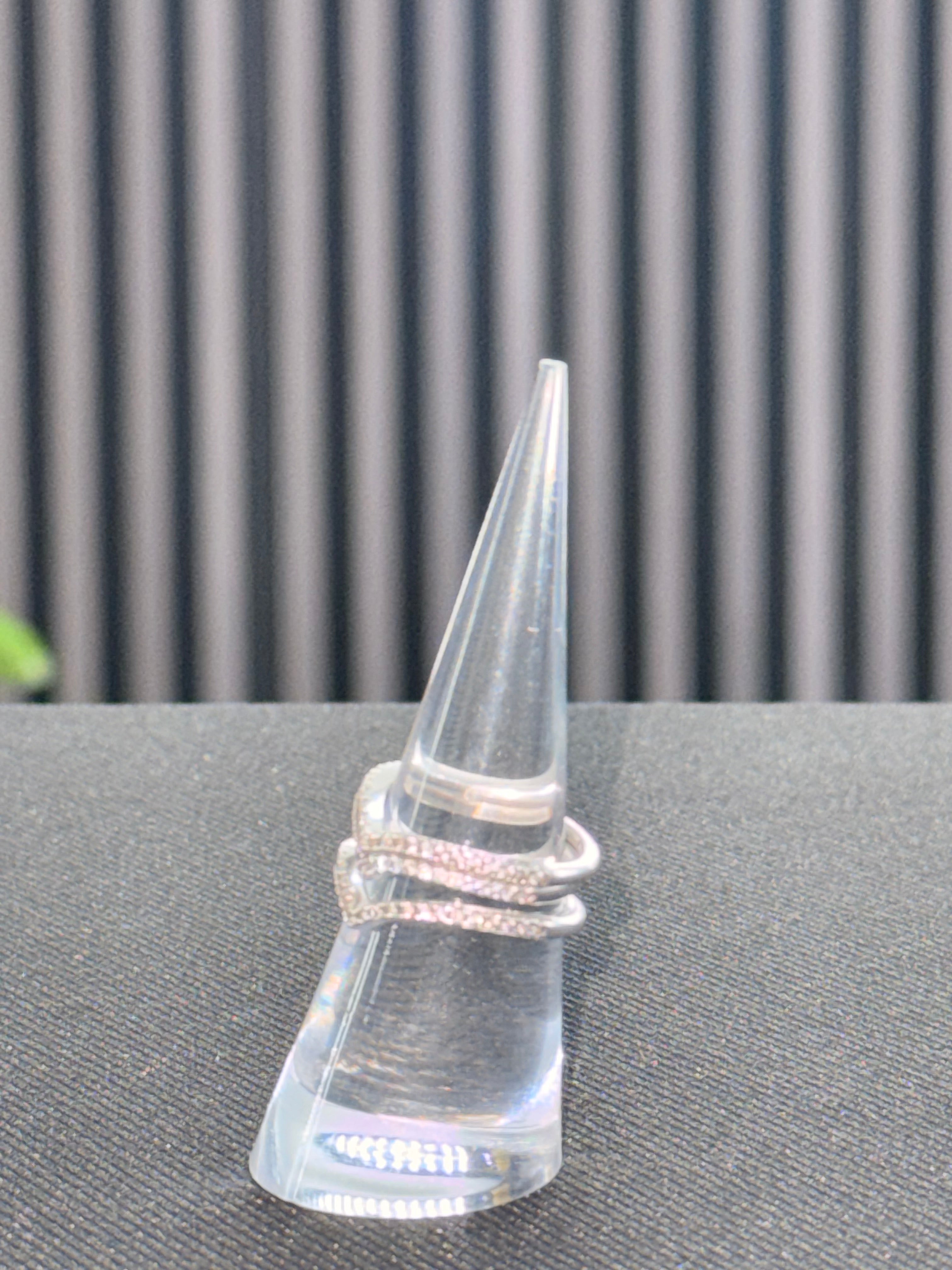 Pointed diamonds