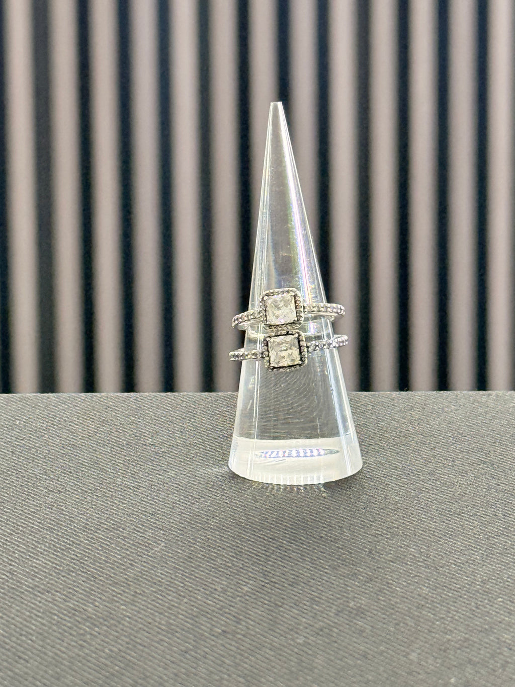 Princess diamond ring