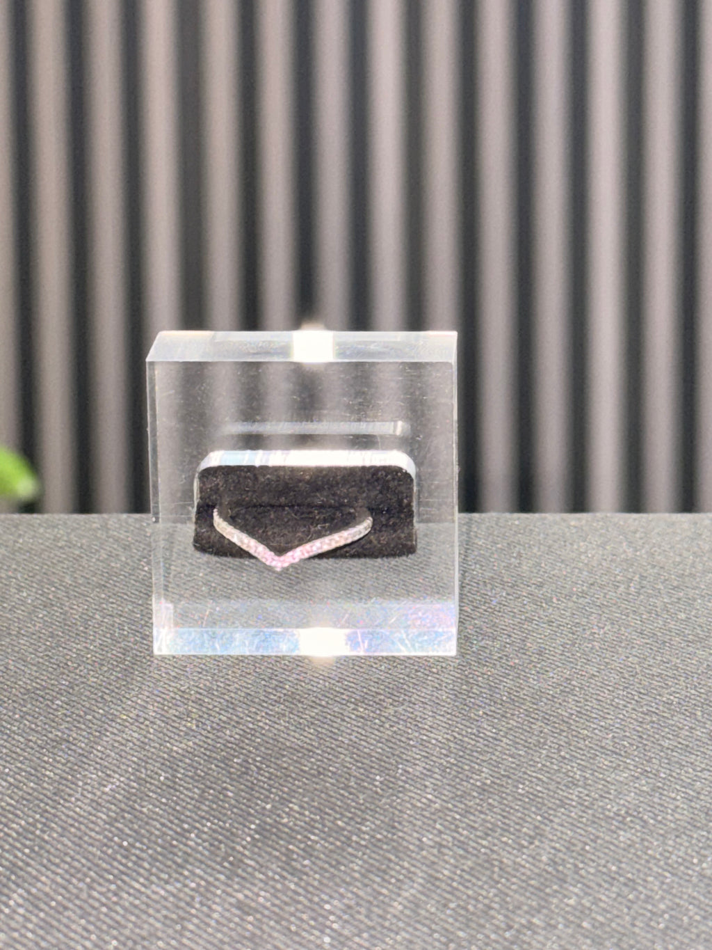 Pointed diamonds