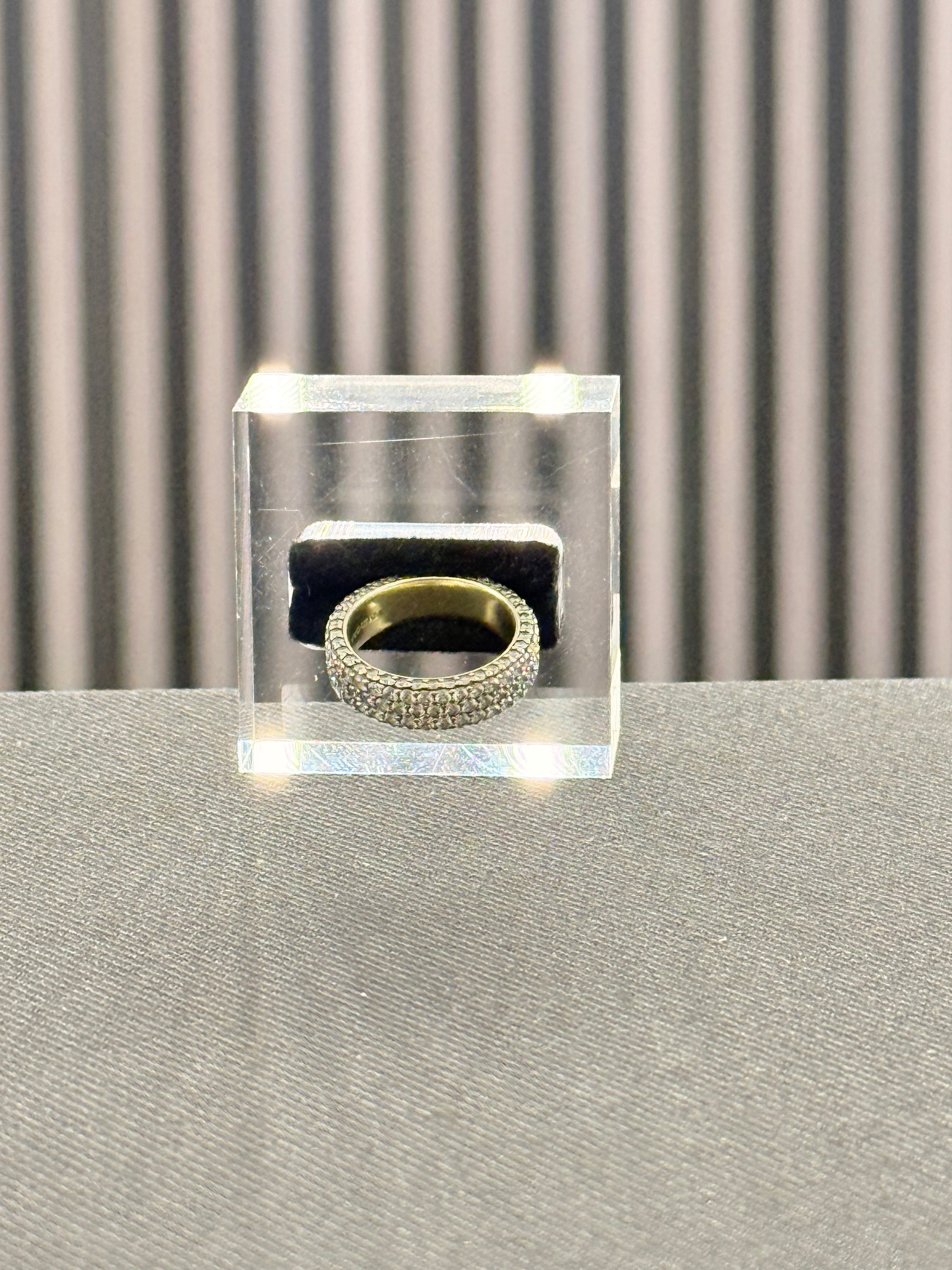 Diamond band
