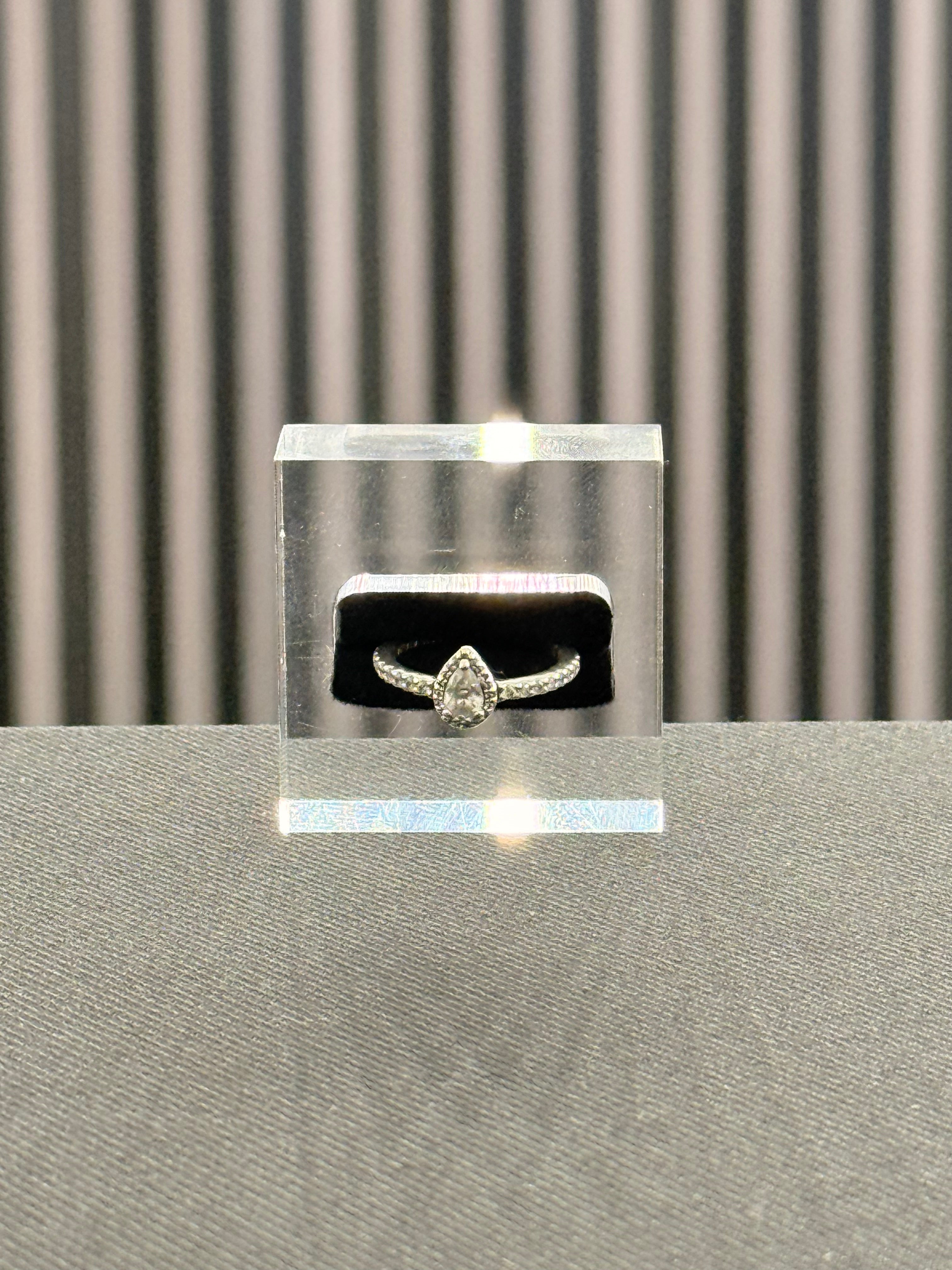 Pearl diamond ring