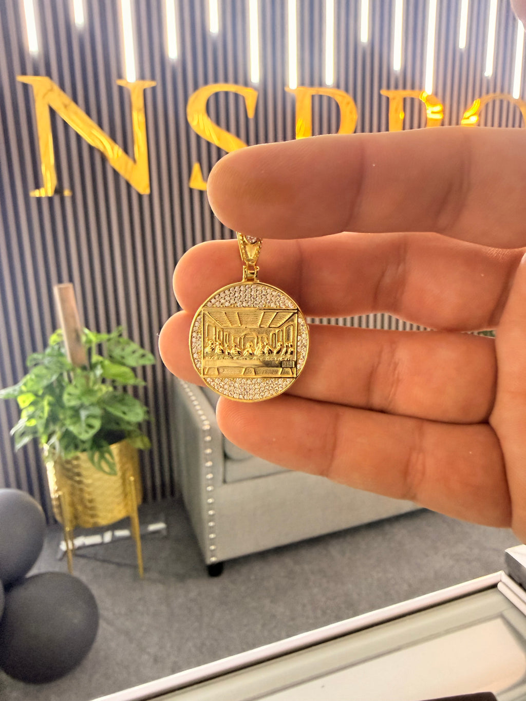 Last Supper Round Medallion