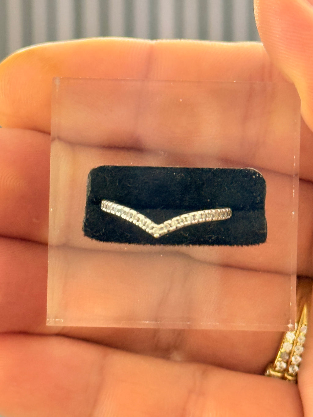 Pointed diamonds